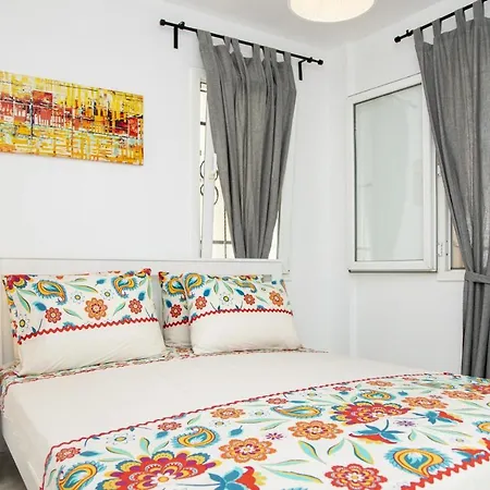 1 Bedroom Central House In Appartamento *