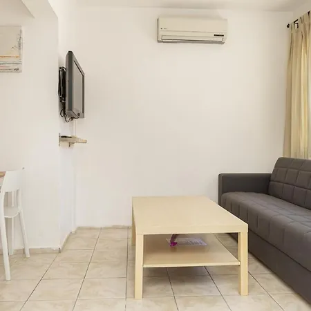 Appartamento 1 Bedroom Central House In *